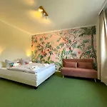 Lieblingsplatz Wannerhus Hotel Groemitz